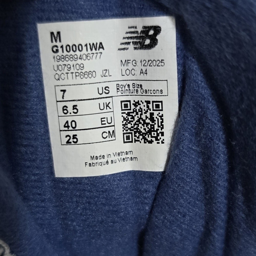 New Balance Kids Sneakers in Blue and White - Picture 10 of 16